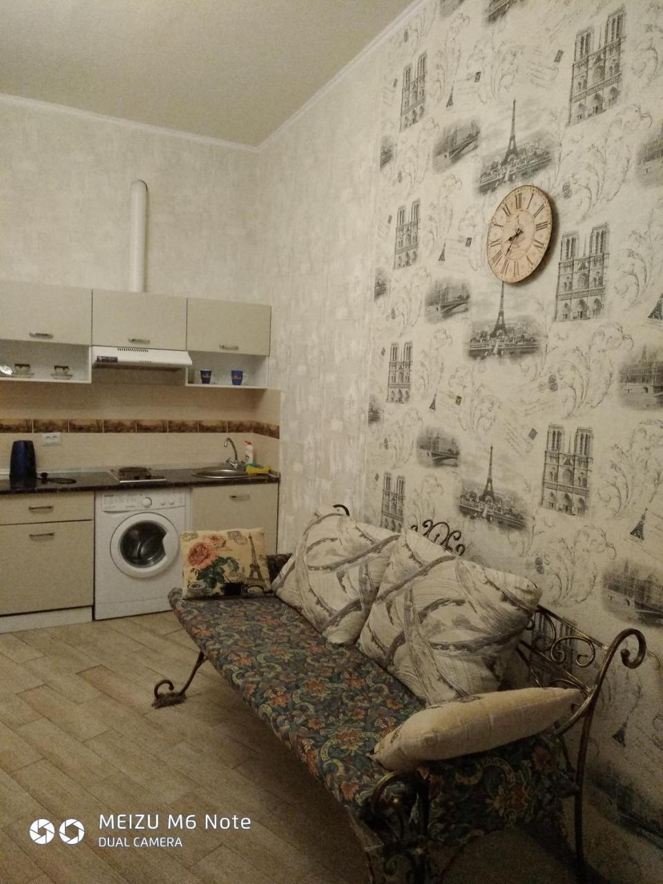 Студия Французский Бульвар 39 Charkov Buitenkant foto